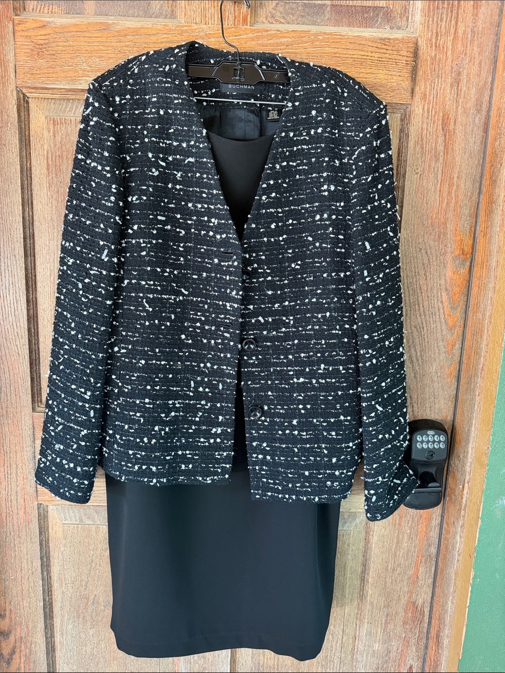 Dana Buchman Black Tweed Textured Blazer and Skirt (read )